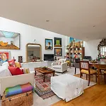 Contemporary Apartment In The Heart Of Fulham