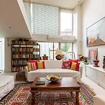 Contemporary Apartment In The Heart Of Fulham