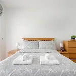 Bright & Comfy Apartment In Canary Wharf O2 Excel