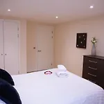 Canary Wharf Retreat - Serviced Apartments