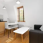 Modern 1 Bed Flat In Holborn, London For Up To 2 People - With Free Wifi