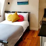White\'S Row Resident