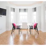 Modern, Spacious 1 Bed Flat In Notting Hill
