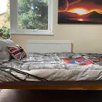 2 Bedroom Apartment With Patio - Ideal Location London Zone 1