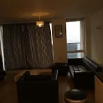 1 Bed Apt Near Canary Wharf London City Centre