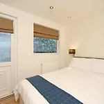 Fully Refurbished Flat, 2 Bedrooms, 2 Bath, Garden