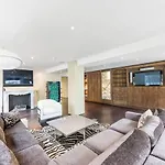 Hans Place Apartments