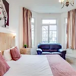 Oyo Tamtam Acton Hotel