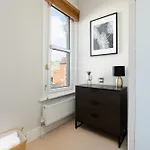 Fulham Lux Apartment