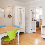 Pass The Keys Roof Terrace Flat In Trendy & Chic Hampstead