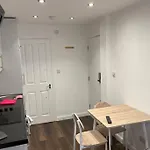 Small Cosy Studio In Plaistow. East London