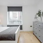 Luxury Chic Apartment Near Canary Wharf, Excel, O2 & Stratford