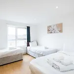 Canary Wharf/Docklands/Excel Spacious Apt E14