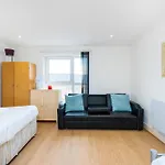 Canary Wharf/Docklands/Excel Spacious Apt E14
