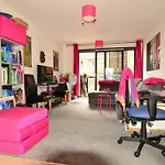 Modern 1 Bed Flat, Central London