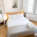 Pass The Keys Roof Terrace Flat In Trendy & Chic Hampstead