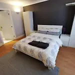Large Modern Gf 1-Bed Apartment Sleeps 2