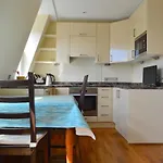 Lovely Top Floor Flat In Leafy Fulham