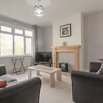 Modern 2 Bedroom Apartment In Morden