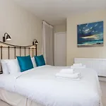 Quaint 2 Bedroom Flat - 9 Minutes Walk To Vauxhall Tube
