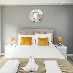 New Sleek Modern Studio In The Heart Of Chelsea