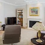 Beautiful 2 Bedroom 2 Bath Flat In South Kensington