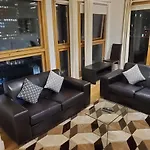 Captivating 2-Bed Apartment In Canary Wharf London
