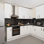 S6 Ensuite Loft Studio Space