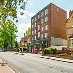 Pleasant Putney Home Close To The Tube Station By Underthedoormat