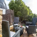 Luxury Flat With Sw Balcony In Fulham Broadway