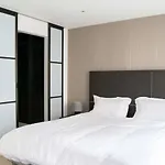 Modern 2 Bedroom With Balcony Near Oxford Street