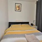 2 Bedroom Apartment Near Excel Exhibition Centre London