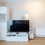 Pass The Keys Cosy 1Bed Apartment Nearby Canary Wharf