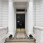 Elegant Flat In Bayswater, West London