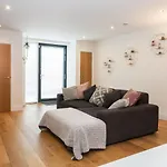 Pass The Keys Large And Modern Studio Flat In South East London