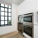 New! Luxury! 2Bedr/3 Beds/2,5Bath! Covent Garden !