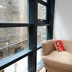 Duplex 2 Bedr, 3 Beds, 2,5 Bath Trafalgar Square