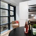 Duplex 2 Bedr, 3 Beds, 2,5 Bath Trafalgar Square
