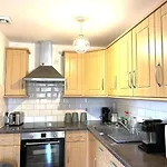 Modern Apartment Near Tower Bridge