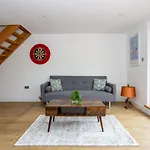 Spacious 3 Bedroom Apartment With Large Balcony