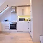 Stylish 2 Bed Apartment In West Hampstead