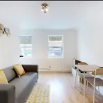 New Spacious 1 Bed Studio Flat In Aldgate