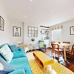 Spacious 2Bed Flat 7Min Walk From The Tube Station