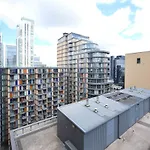 Lovely 2 Bedroom Apartment With Amazing Views In E14
