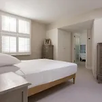 Bathurst Mews II By Onefinestay