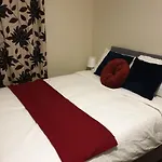 2 Bedroom Lovely Apartment In Woolwich