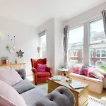 Superb 2 Bed Flat Next To Clapham South Station