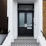Recently Redecorated Bright 1Br Near Shepherds Bush With Parking Soa