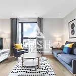 Modern, Stylish Penthouse Apartment Next To Wembley Stadium!