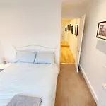 Lovely 2 bedroom period garden flat.